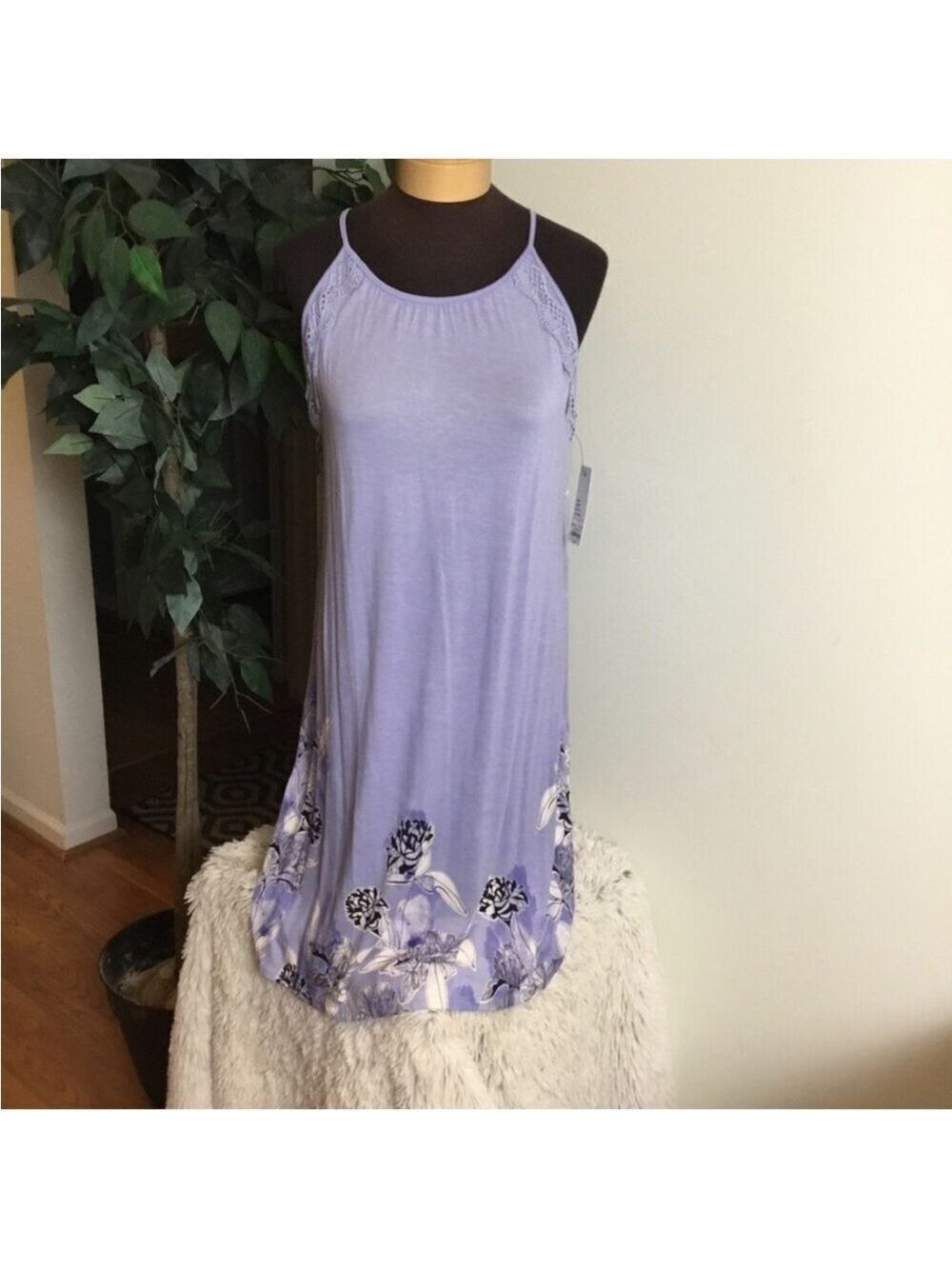 Apt 9 floral chemise Woman’s size Medium shirred design with lace trim